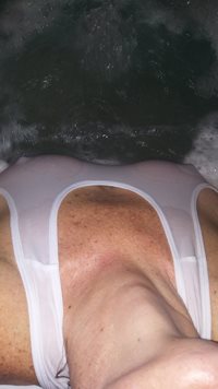 Got to fuck this hottie in the hot tub