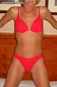 Posing befor we go to the pool. Like My new lil thong bikini?. Comments wel...