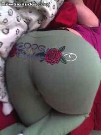 Any body like my Ass Im a slut with a Juicy Phat Ass!