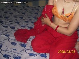 A nice pic of her assets..  I still remember the feel of them ...  Pm me la...