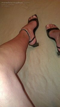 I want to feel your cum on my toes.